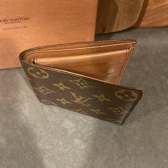 Louis Vuitton Monogram Mens Bifold Wallet - Picture 2 of 11
